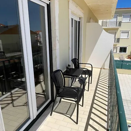 Apartment Stylish Coastal With Sea View